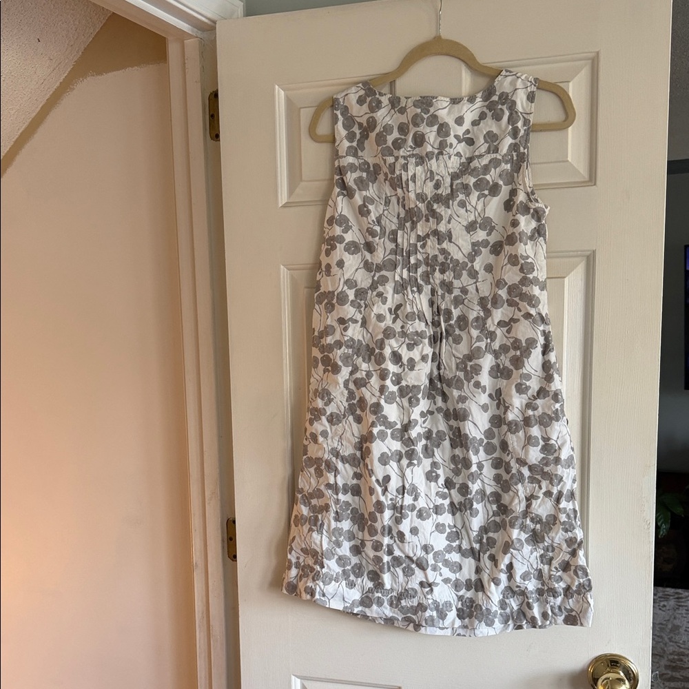 GAP White and Gray Floral Dress with side pockets - Picture 3 of 3